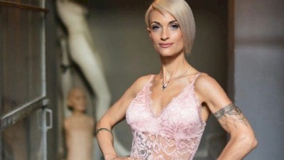 Rafaela Bella in a trio